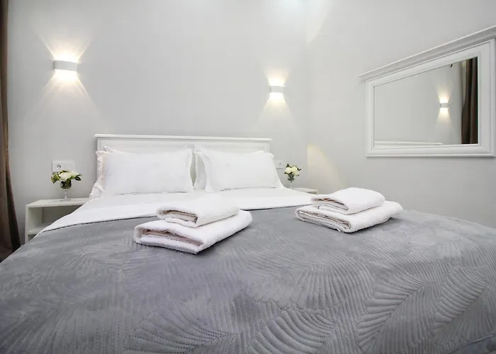Amir Apartments, Business Class