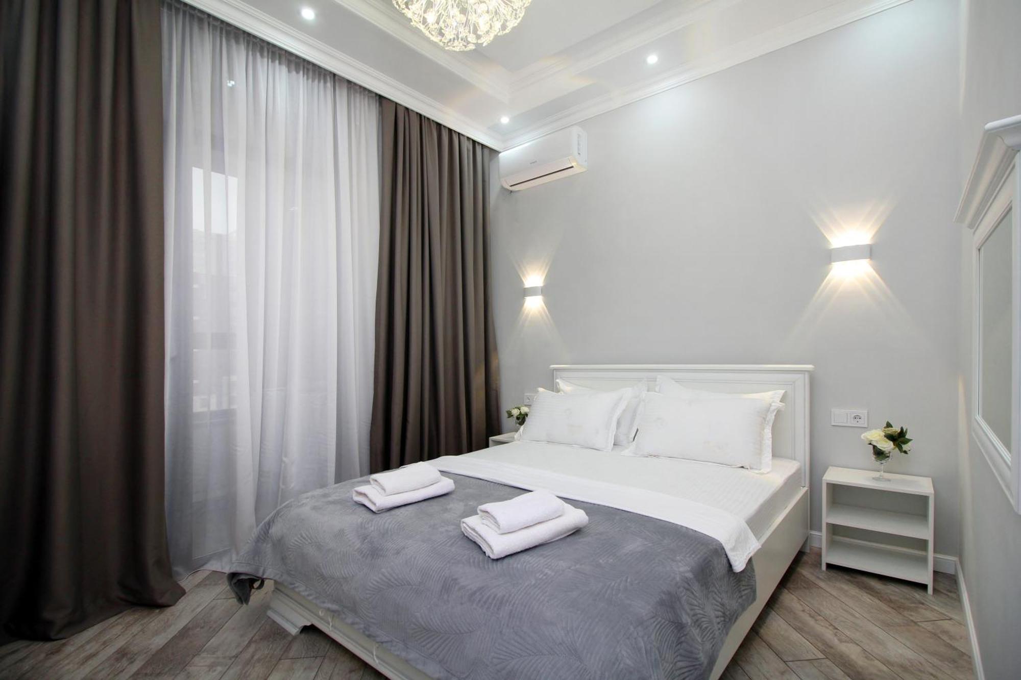 Amir Apartments, Business Class