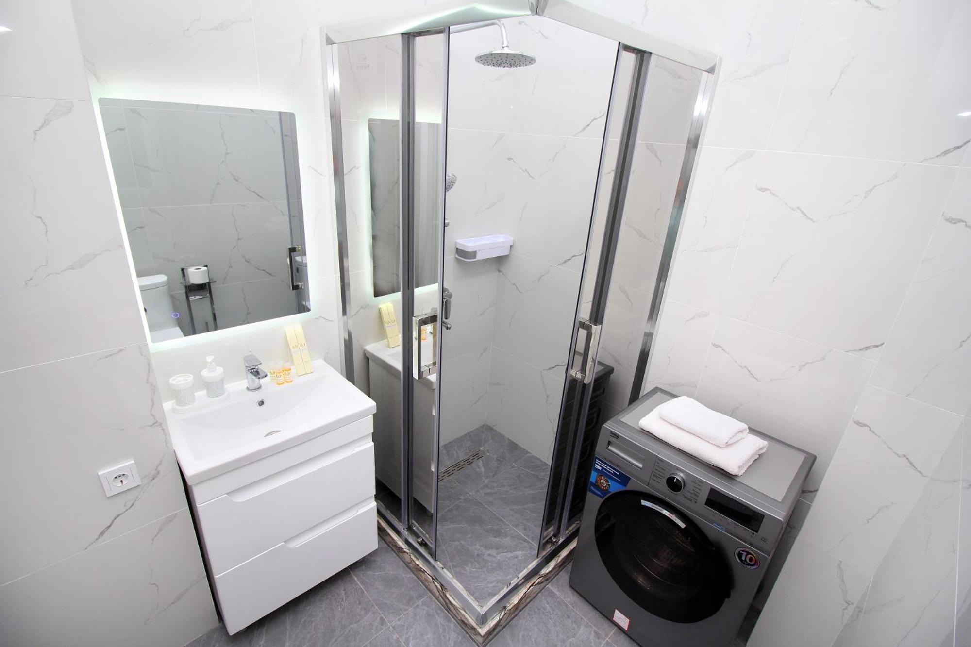 Amir Apartments, Business Class